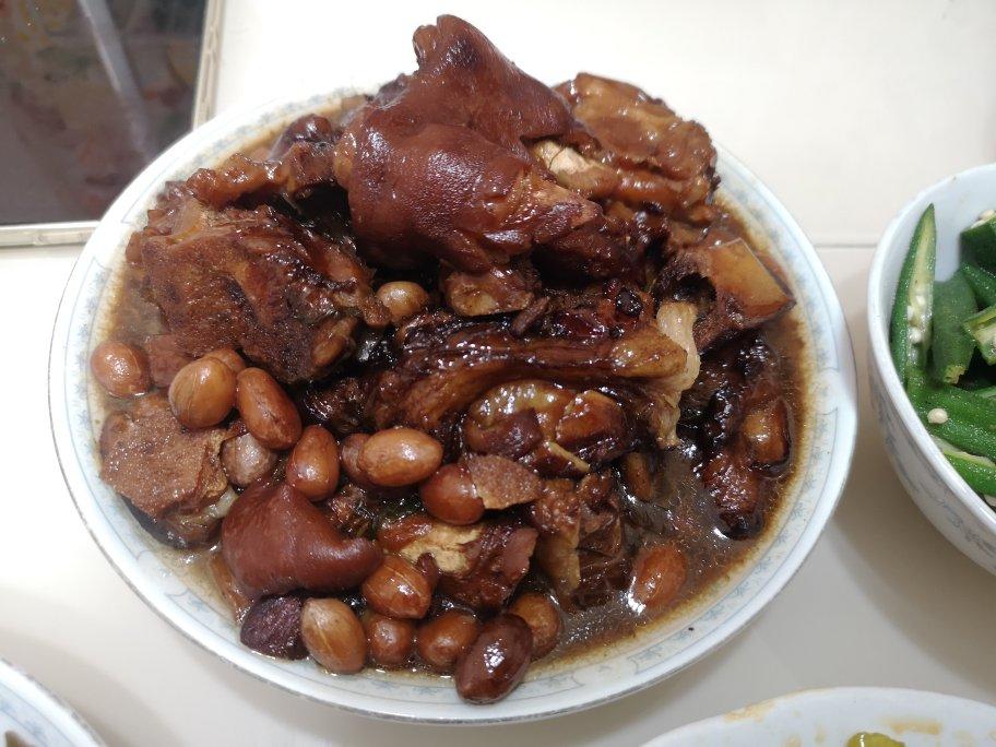 红烧猪蹄，酱香味，超级过嘴瘾的卤猪蹄