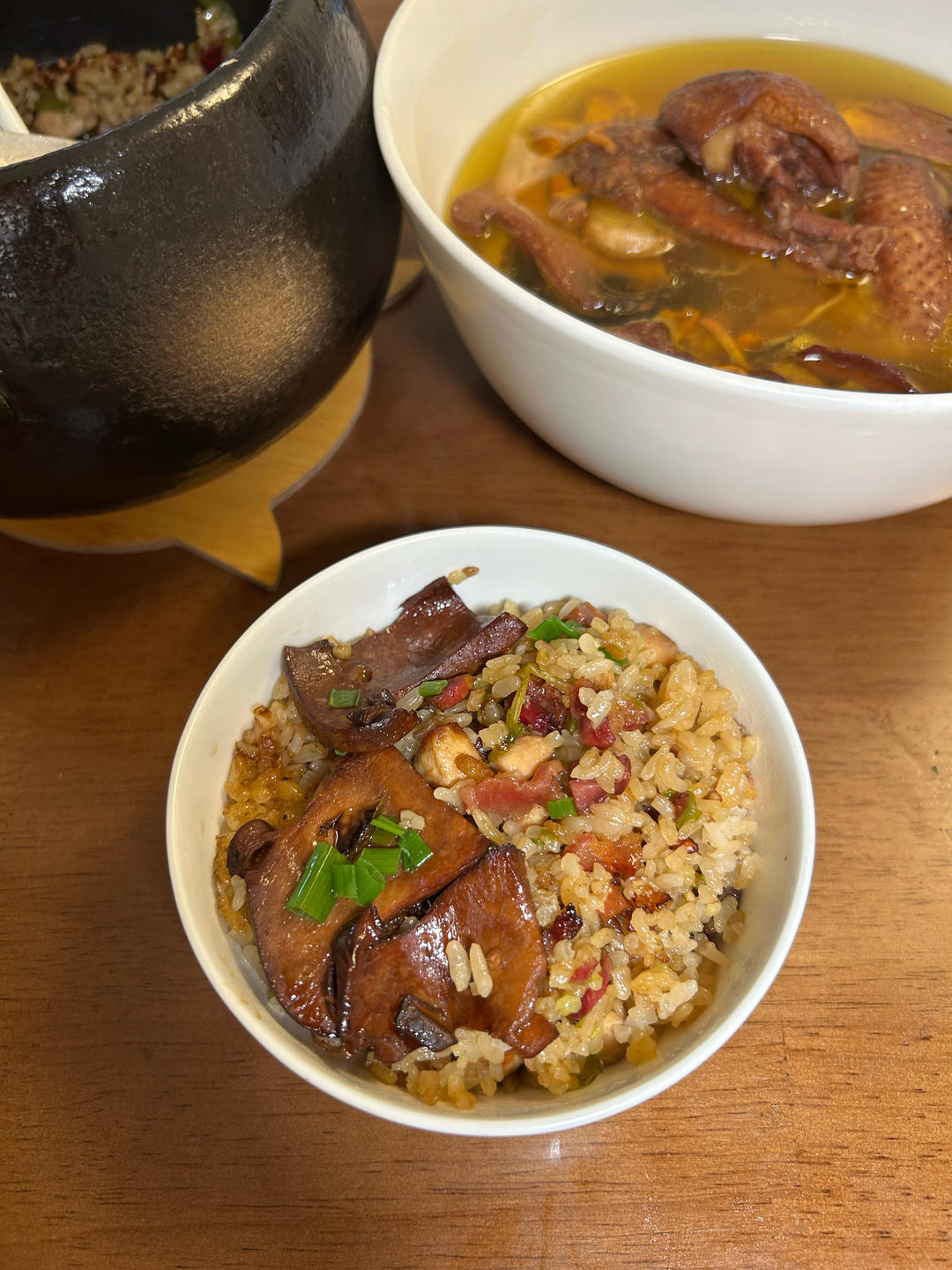 牛肝菌腊味煲仔饭