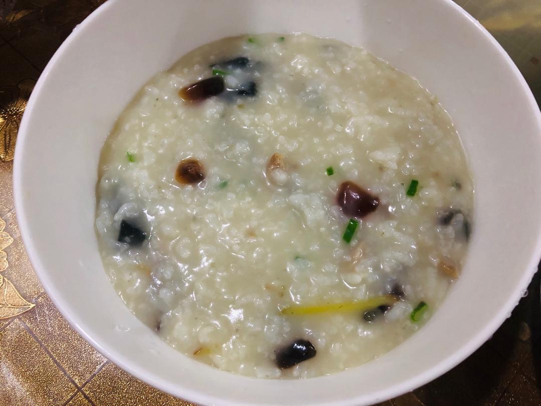 堂妈小厨——超好喝的皮蛋瘦肉粥