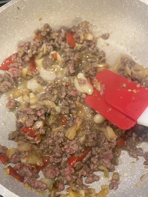 下饭神菜 香菜牛肉碎的做法 步骤3