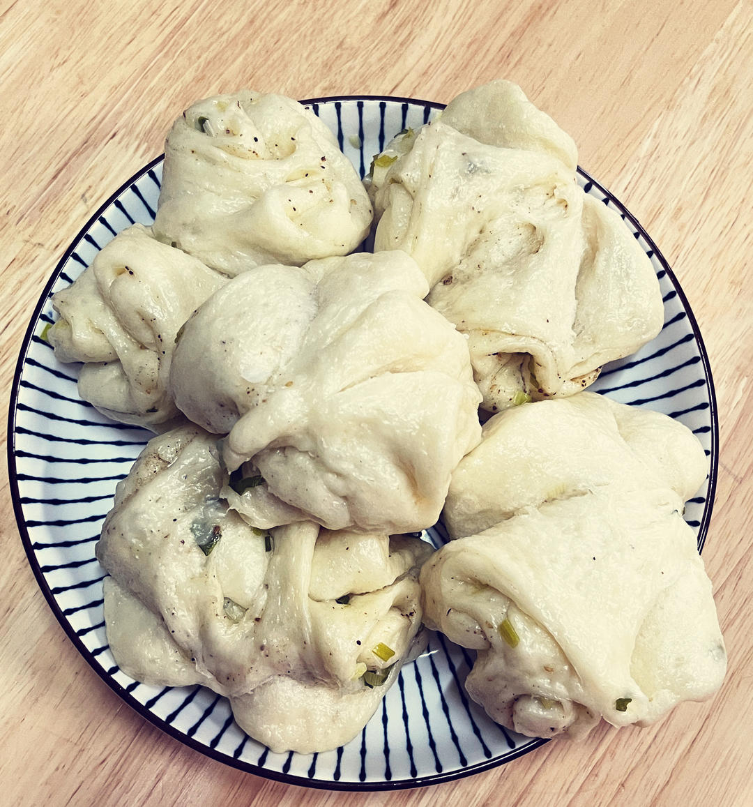 葱香油渣花卷