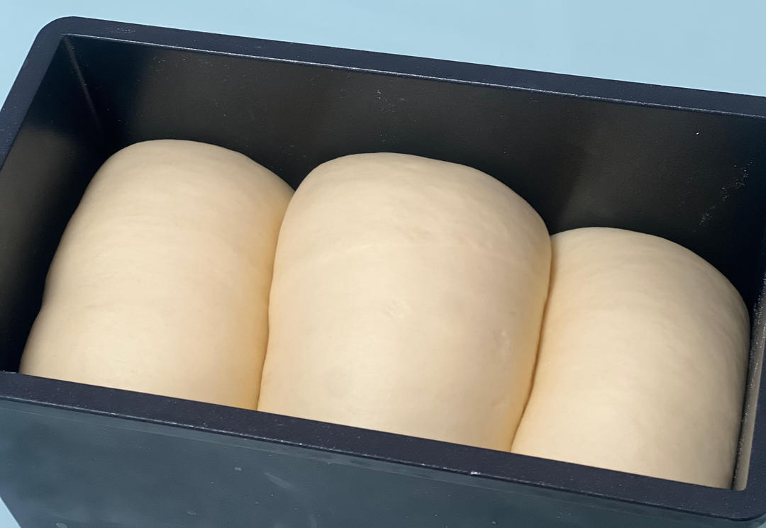 小美版细腻松软的牛奶吐司