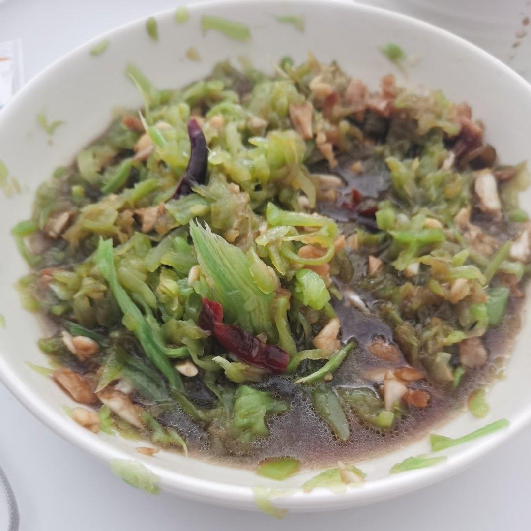 想告诉全世界，这菜太解腻！爽脆开胃的莴笋丝