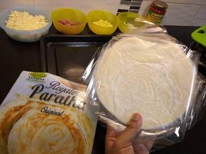 印度煎饼披萨 阿dash最爱吃cheese超豪迈的放 管他的卡路里的做法 步骤2