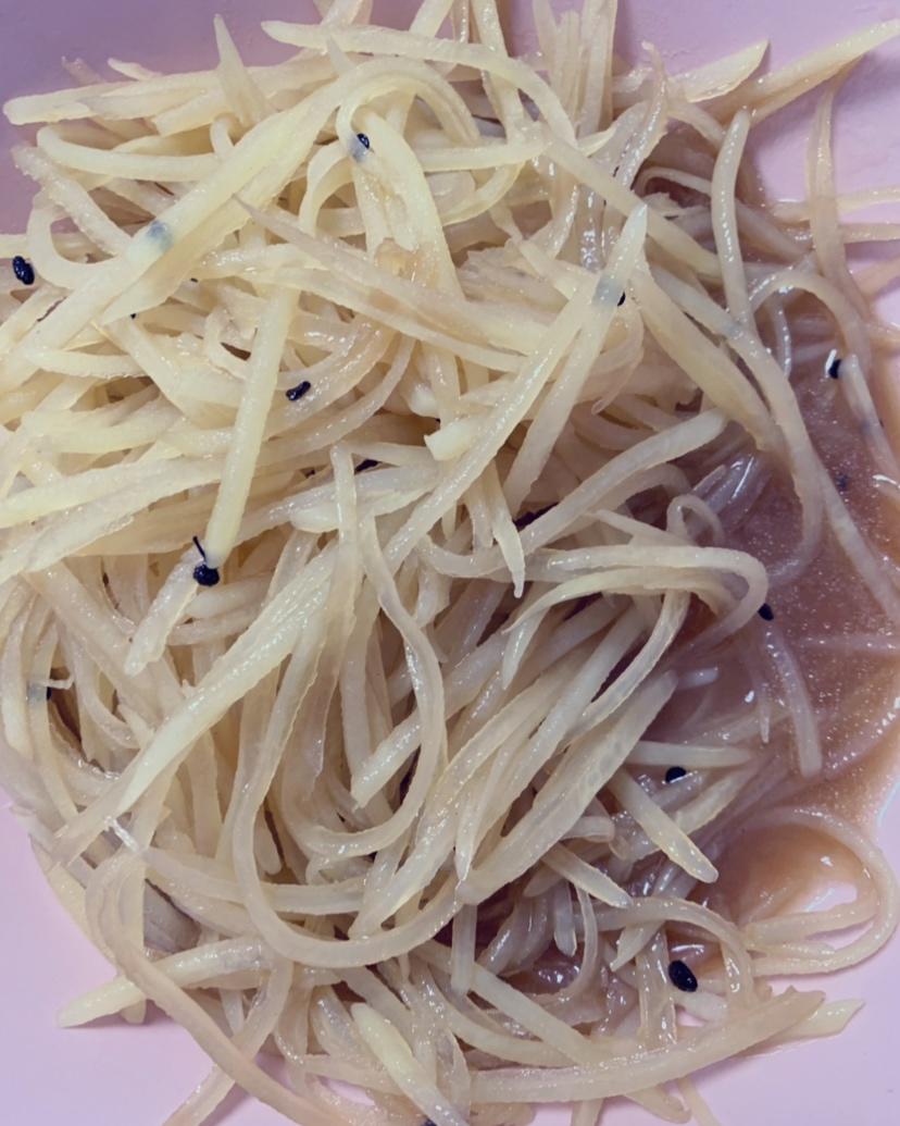 在家也能做出馆子味儿的醋溜/炝炒/酸辣土豆丝（就是那道看似简单，实则步步玄机的土豆丝）