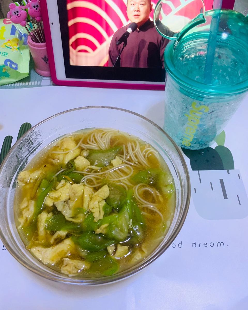 超鲜的丝瓜鸡蛋汤面