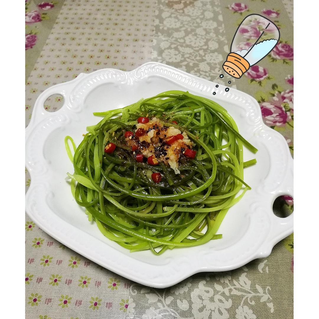 凉拌手撕蒜苔