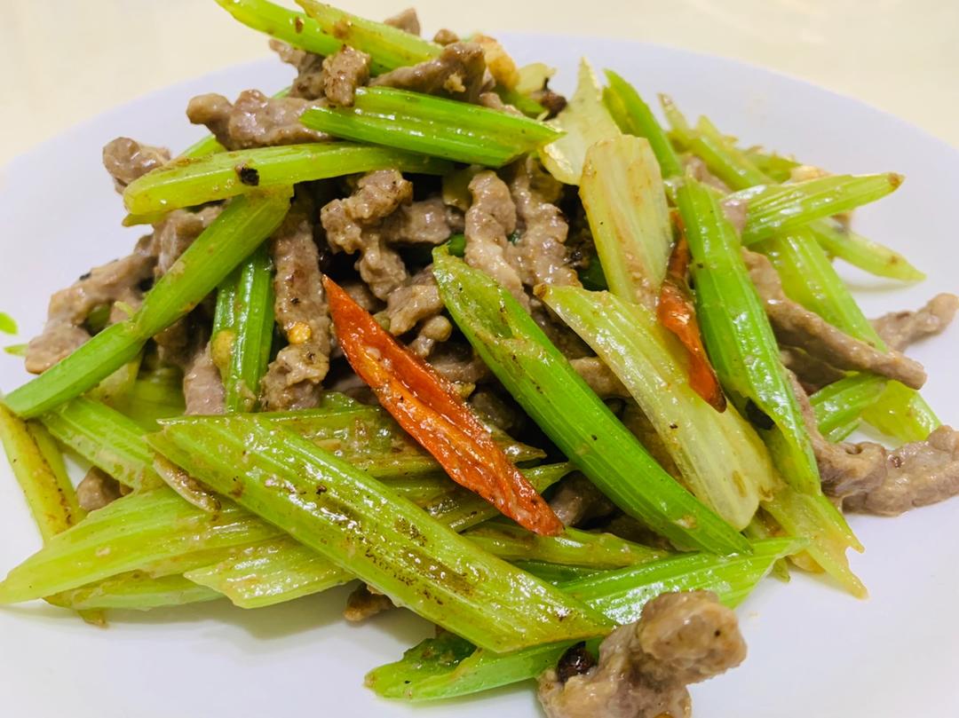 芹菜炒牛肉