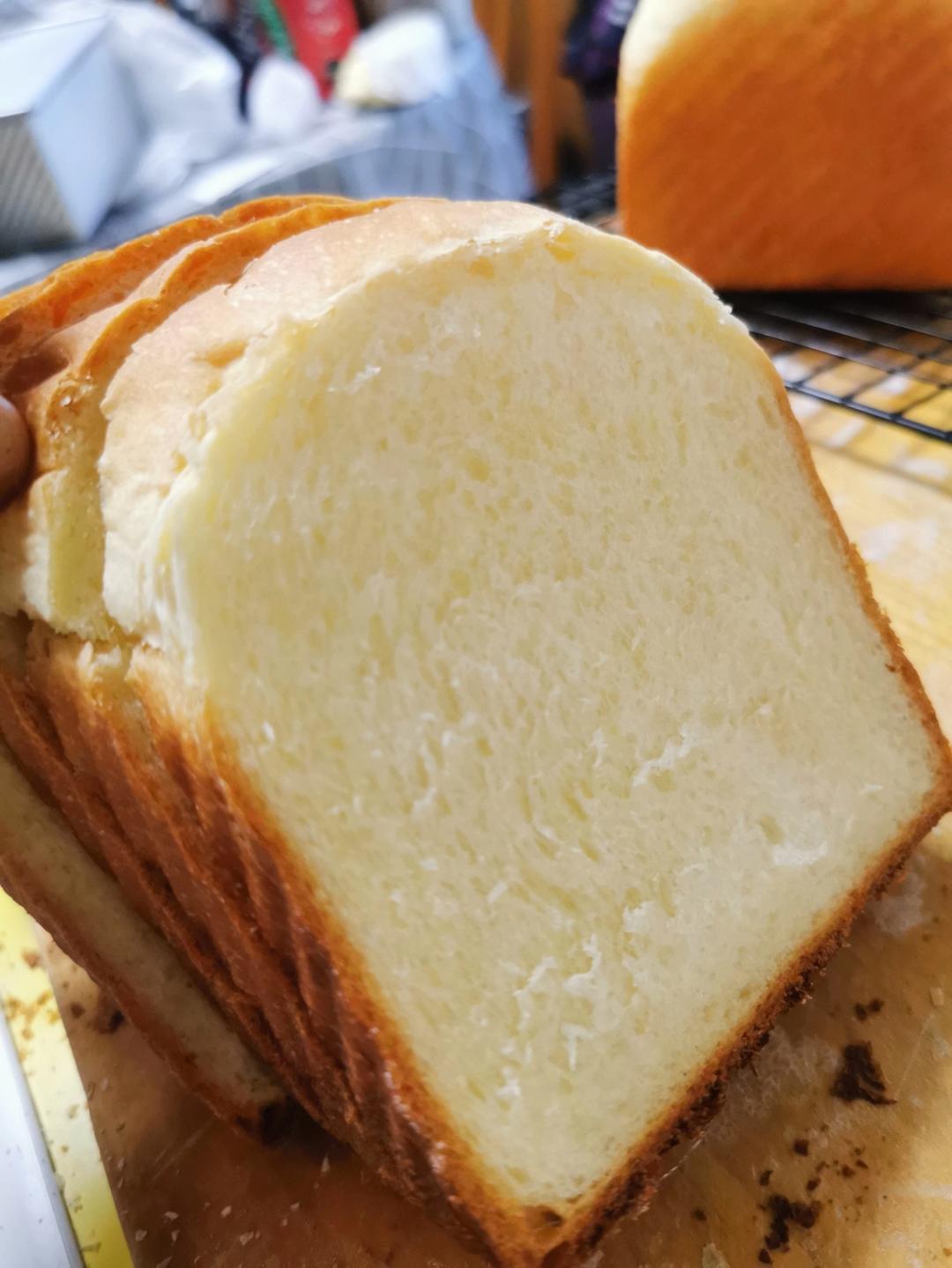 奶香纯粹的重料淡奶油吐司