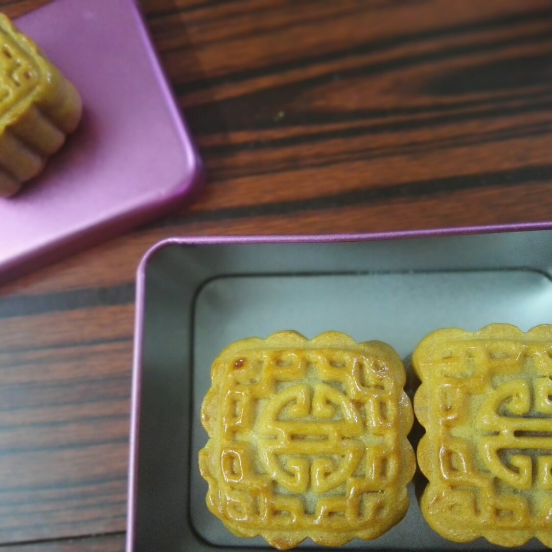 广式月饼——蛋黄莲蓉月饼