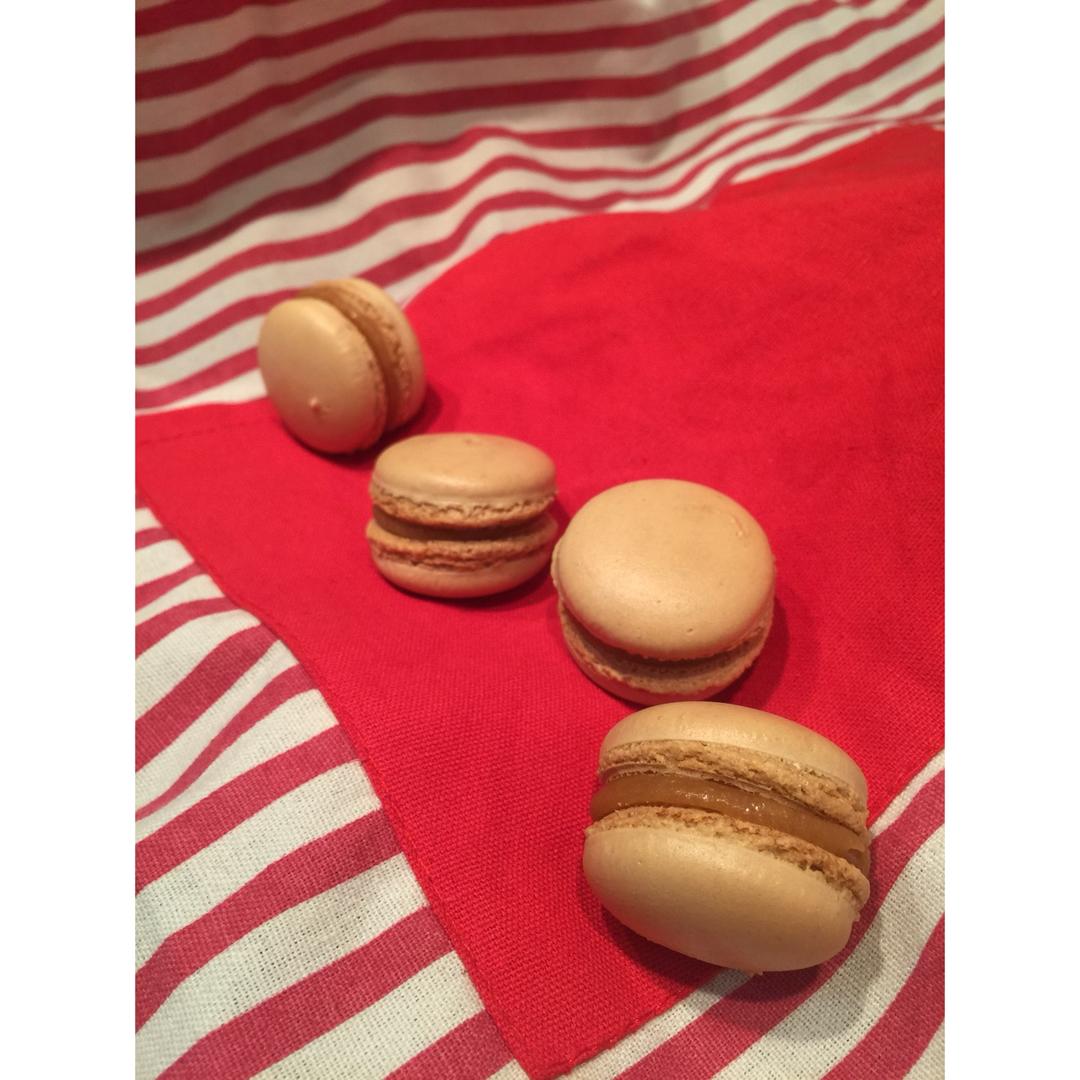 咖啡马卡龙～海盐焦糖馅