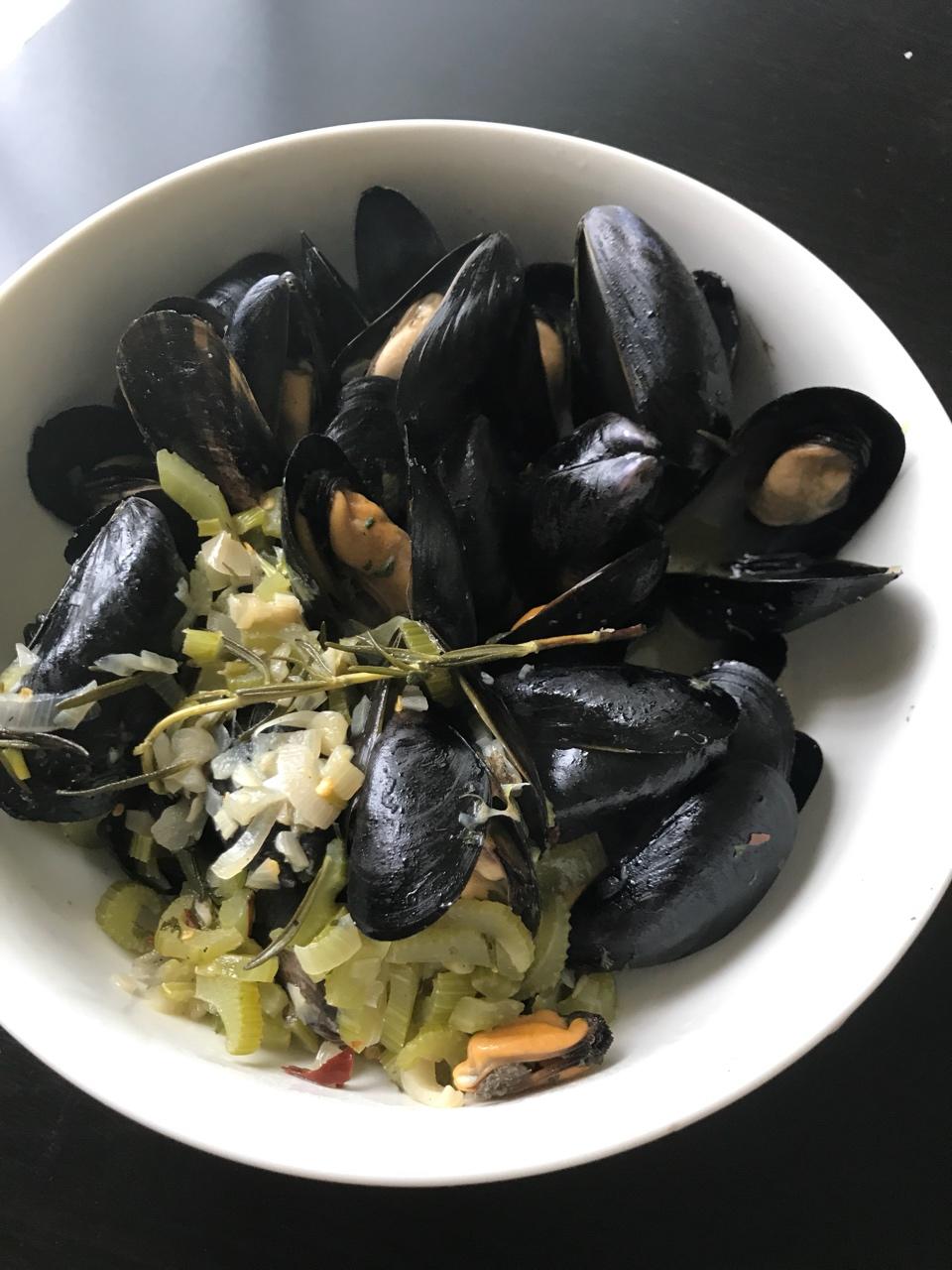 【终极烹饪课程】芹菜辣椒炒青口