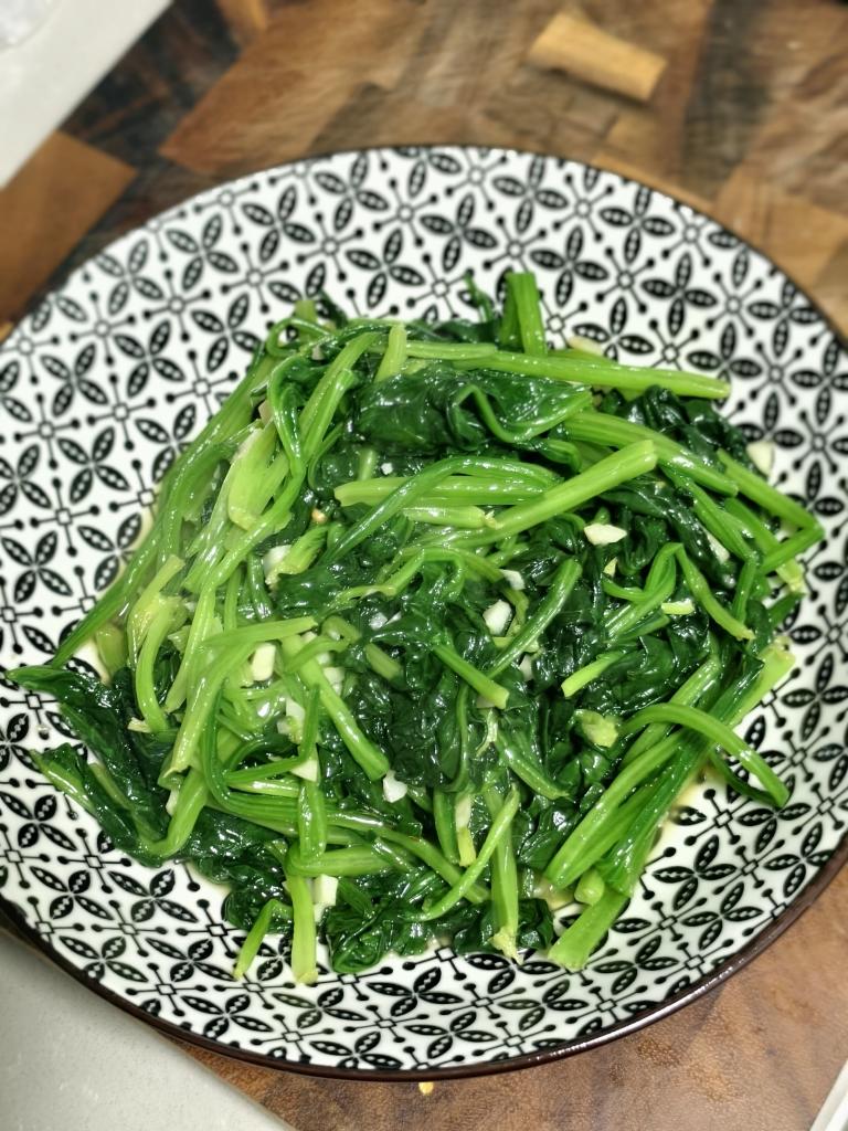 不涩口又嫩的清炒菠菜