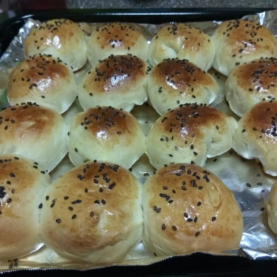 大人小孩都爱不释口的【蜂蜜牛奶小餐包】