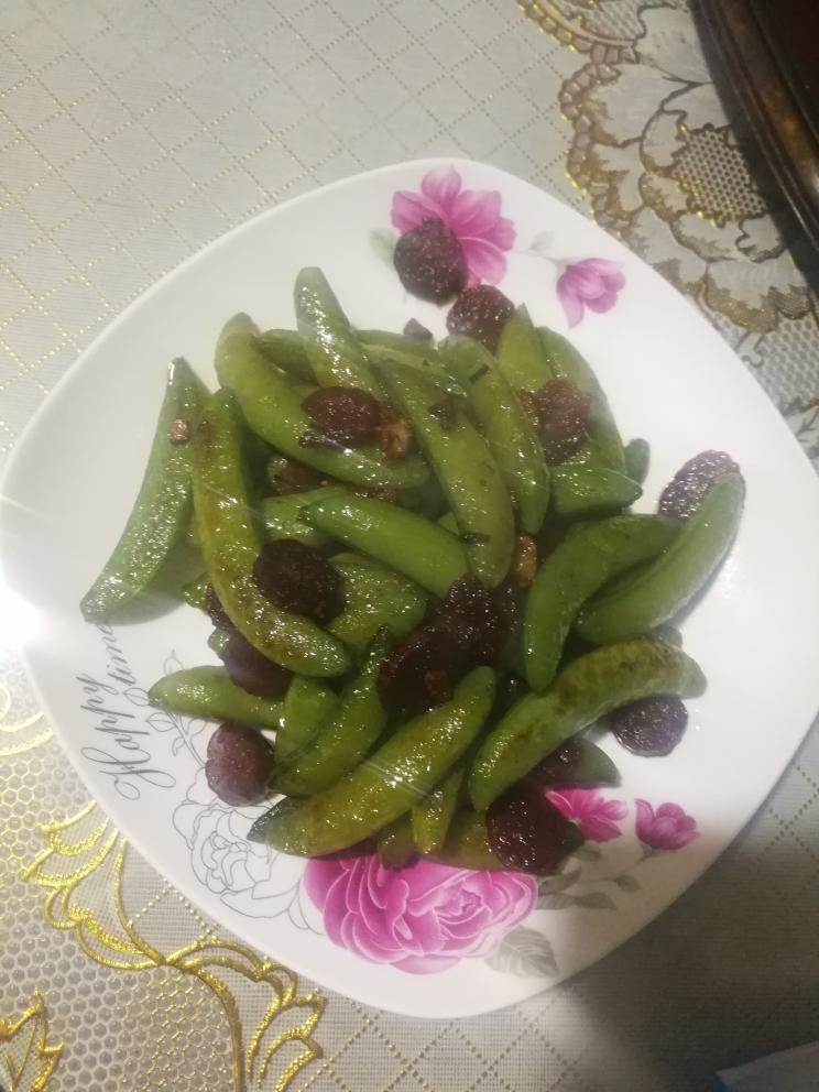 腊肠炒甜豆的做法