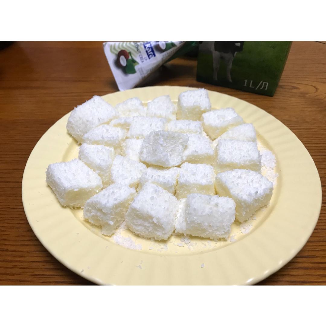 完胜85度C牛奶椰丝小方