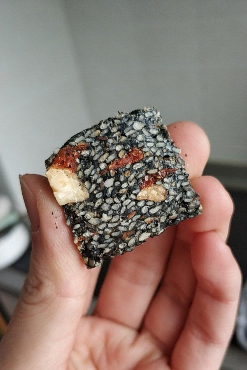 猫猫zyr做的核桃芝麻糖