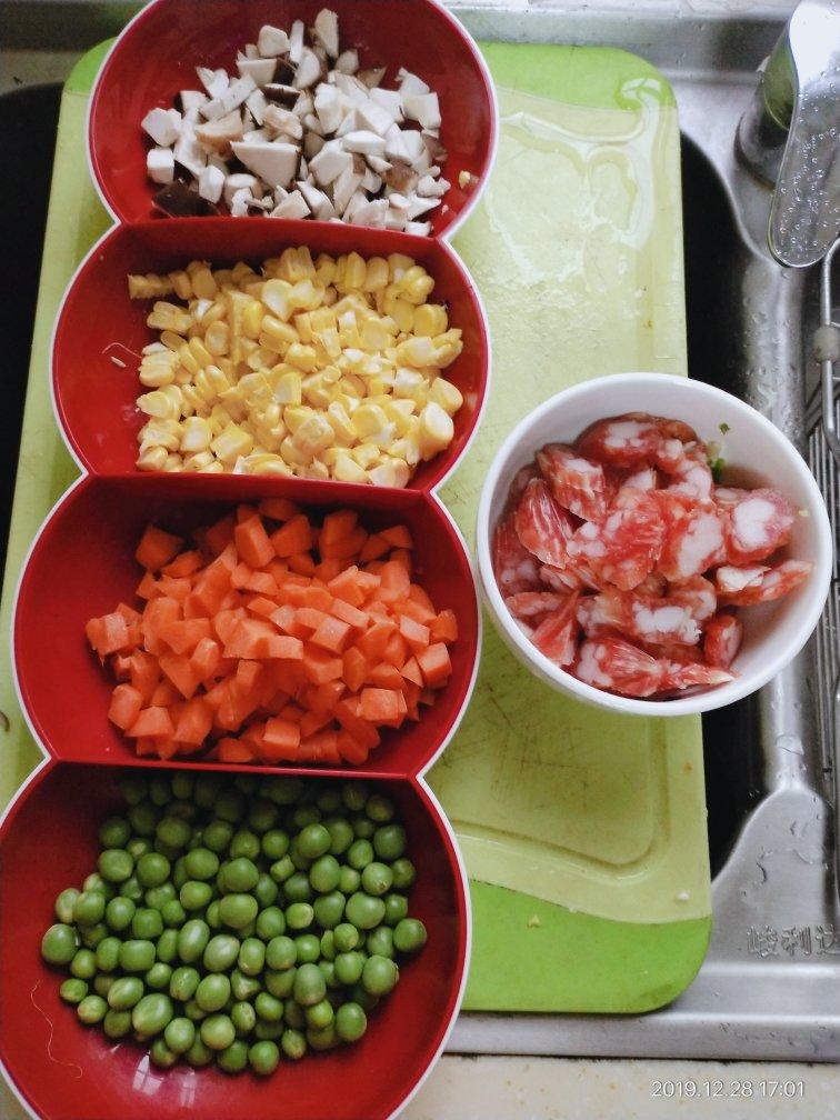 懒人必备～电饭煲腊肠焖饭