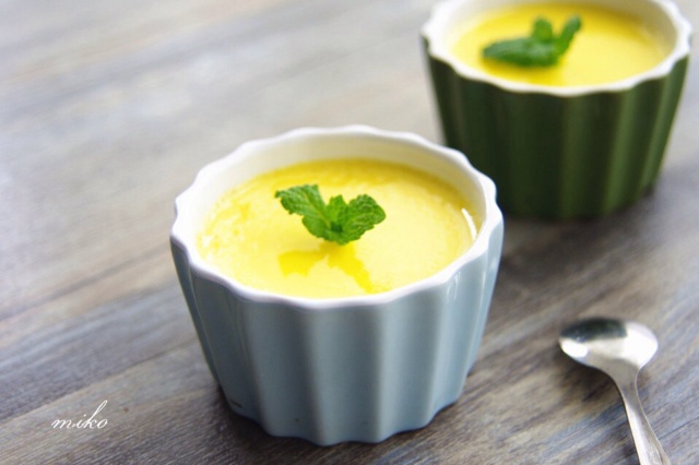 Crèmebrulée。法式烤布雷。焦糖布丁。