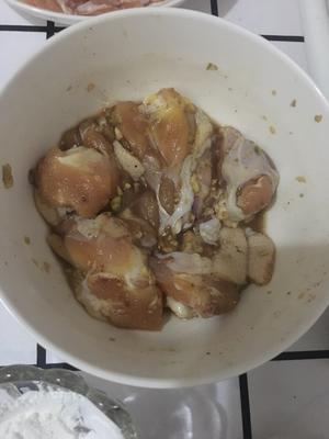 面包糠版炸鸡腿的做法 步骤1