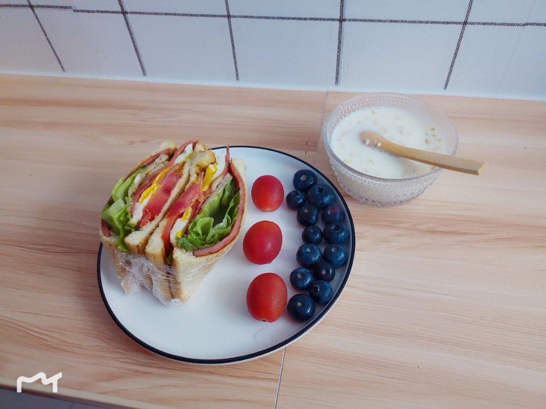 早餐三明治