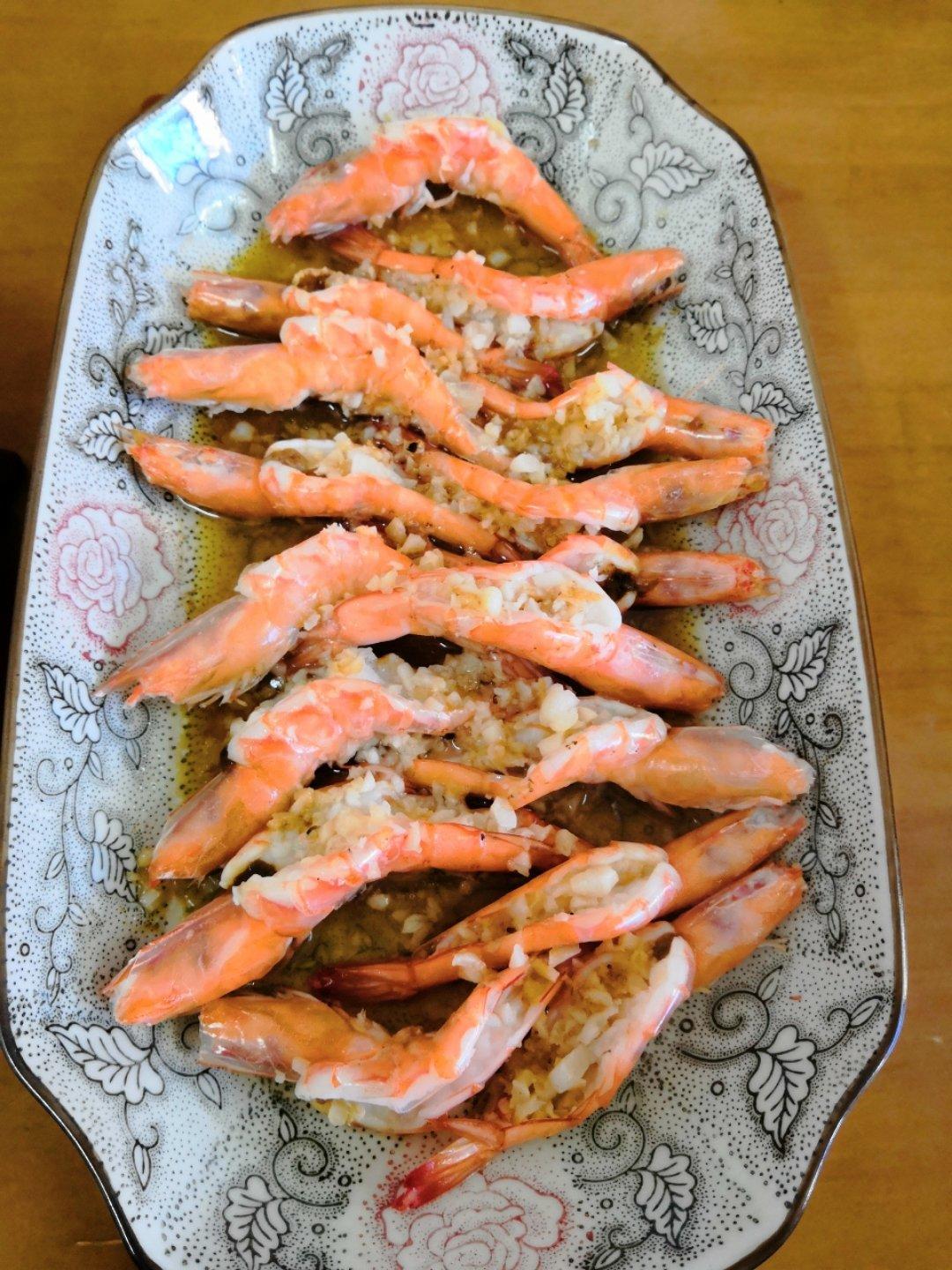 虾最美味的吃法必须是这个——蒜蓉蒸虾（多动图，孔瑶的食谱）