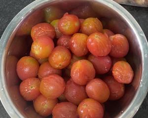 荔枝小番茄的做法 步骤1