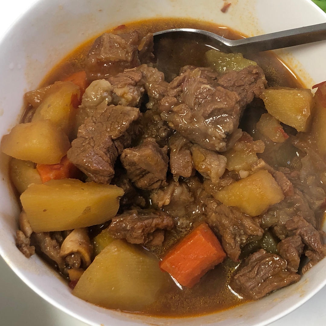 土豆焖牛腩