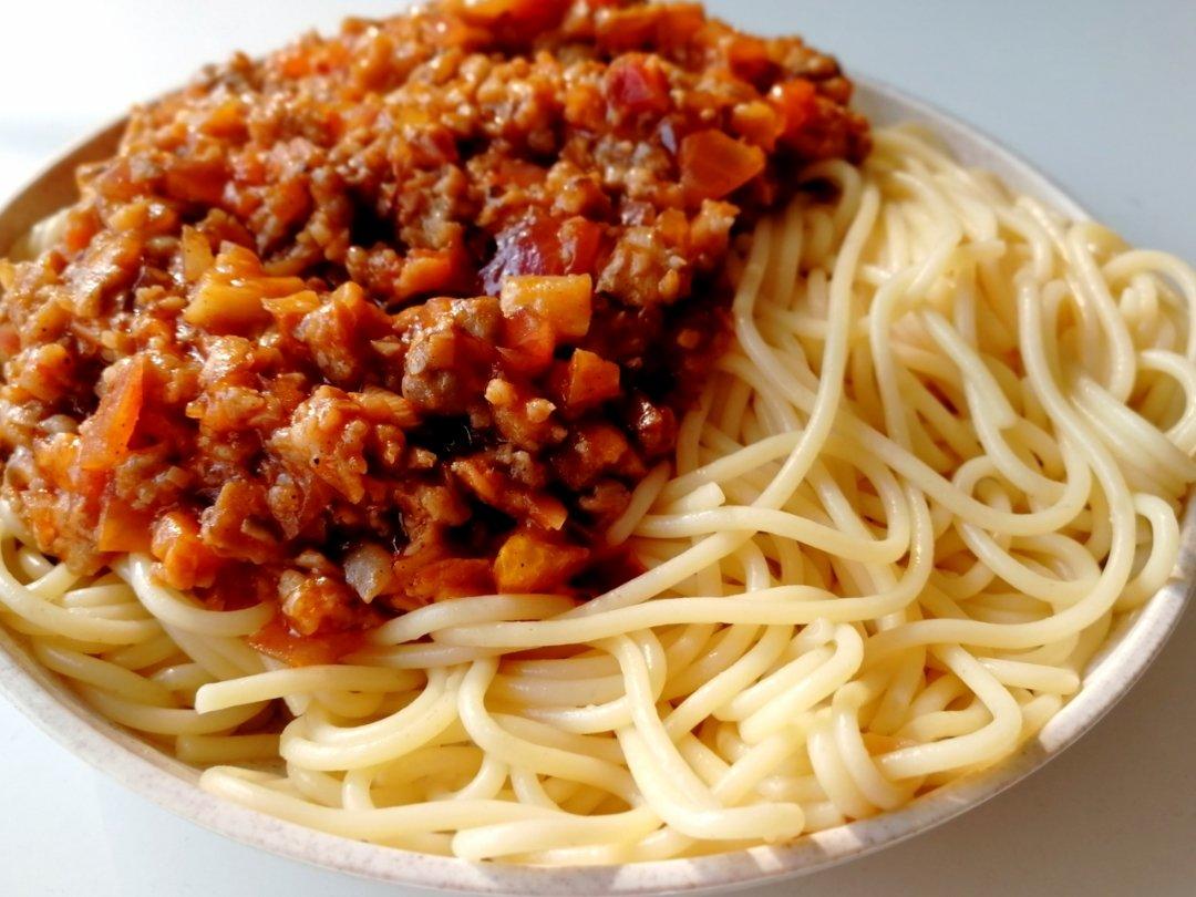 蕃茄蘑菇肉酱意大利面