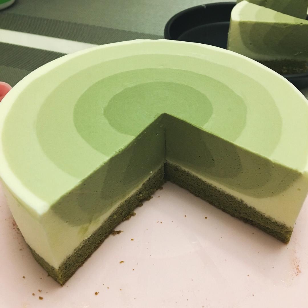 渐变抹茶慕斯蛋糕：我Amanda带着既美又作的抹茶甜点又来了！【曼食慢语】