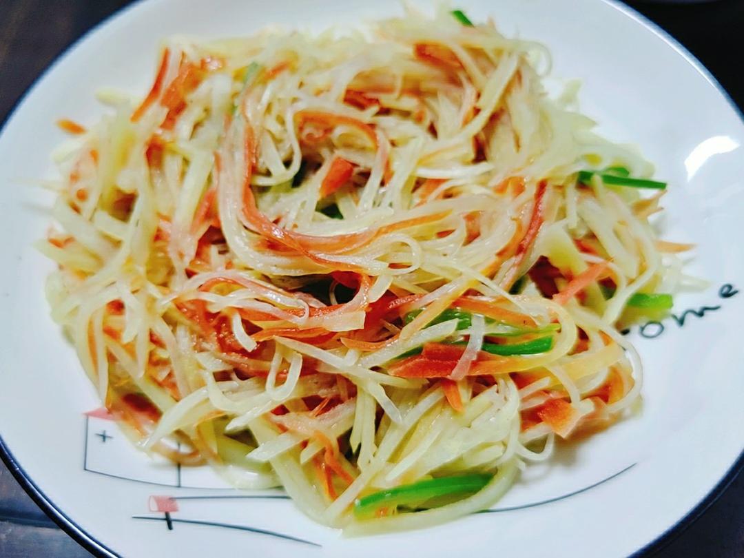 佟小鹤的家常菜--素炒土豆丝