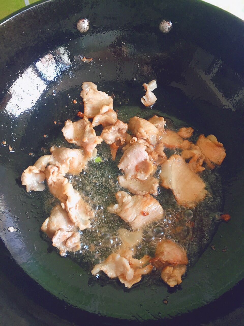 白菜豆腐蚬子汤的做法 步骤2
