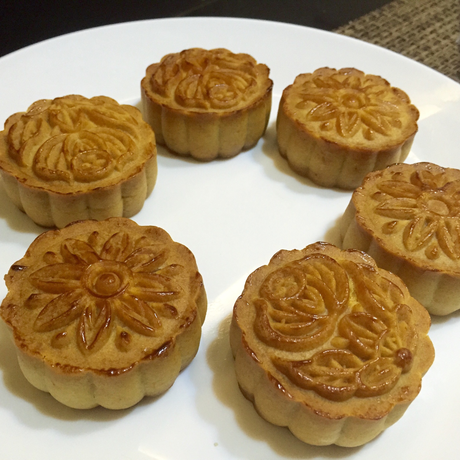 广式月饼—蛋黄莲蓉月饼