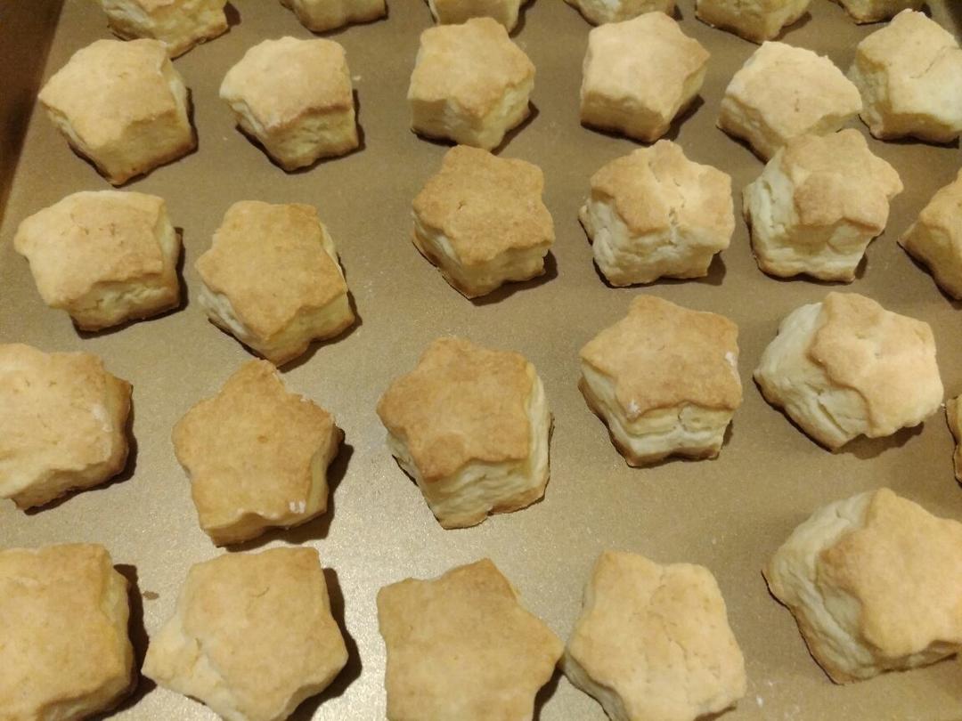【视频】3分钟 奶油司康Scone(可能是世界上最快手的司康) 消耗淡奶油～