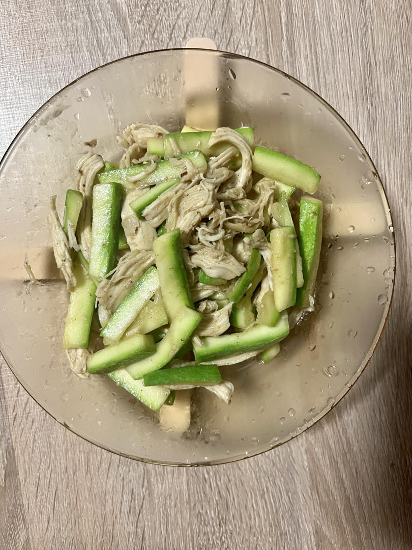 减肥快手菜—西葫芦炒鸡胸肉