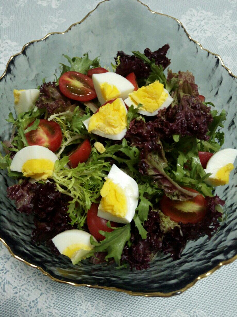 油醋汁苦苣沙拉