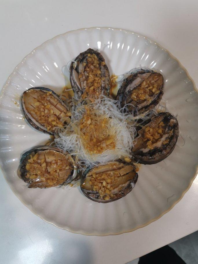 蒜蓉粉丝蒸鲍鱼