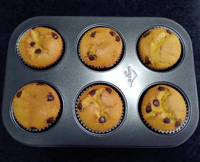 巧克力豆红茶蛋糕杯的做法