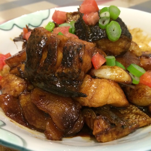 大蒜烧黑鱼