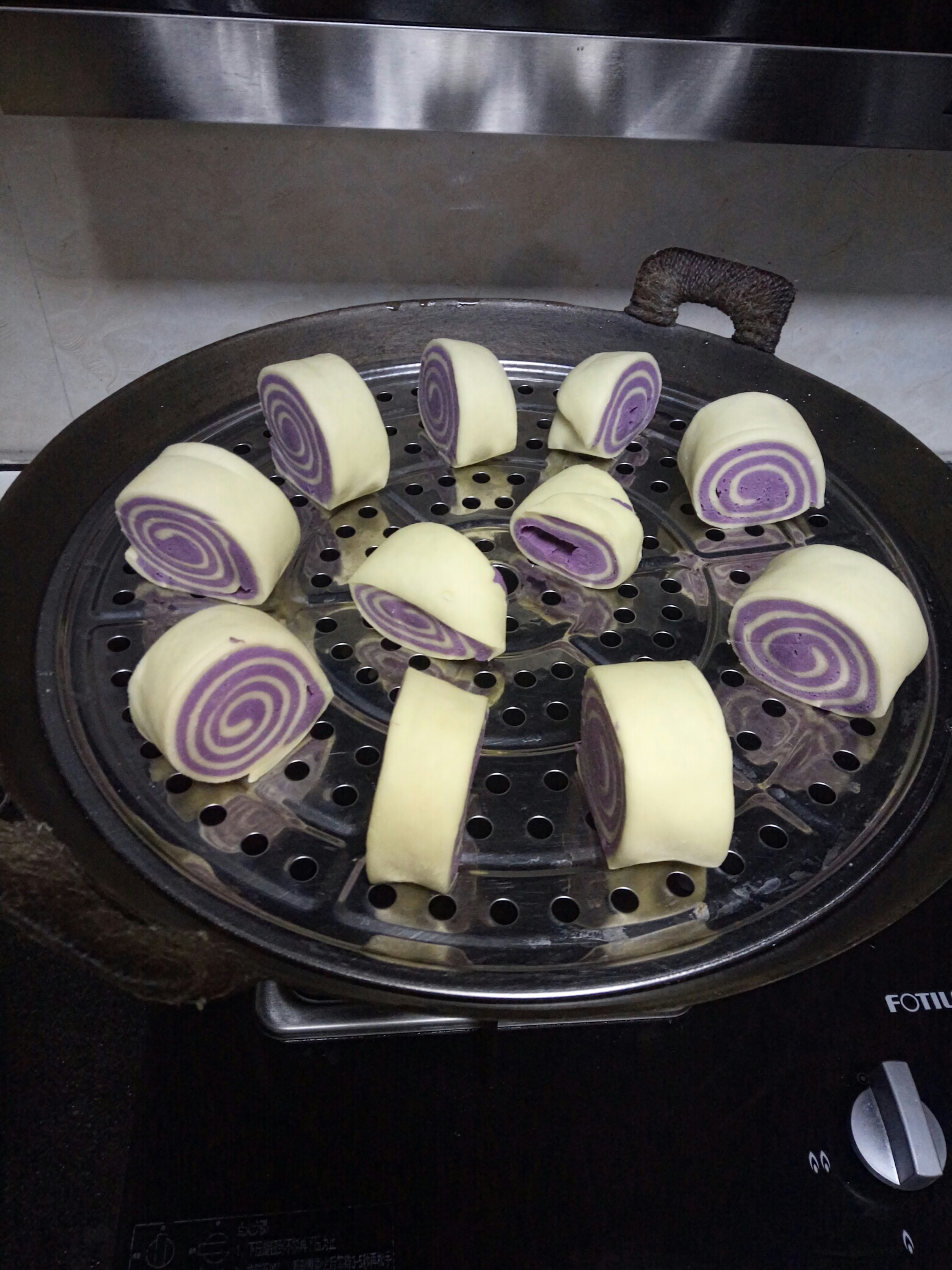 玉米紫薯双色花卷馒头