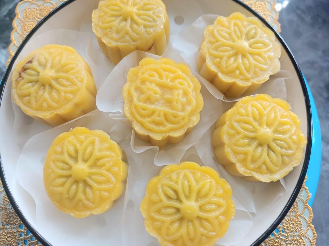 南瓜豆沙月饼