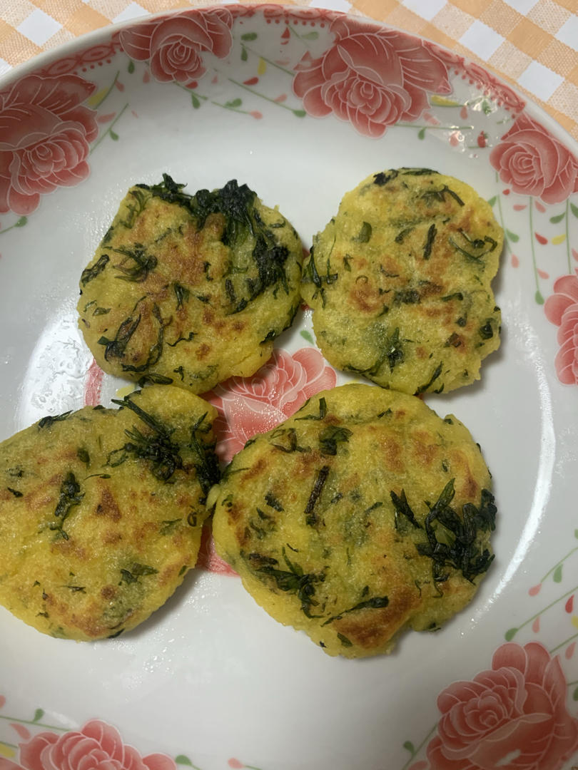 玉米面菜饼子（贴饼子）