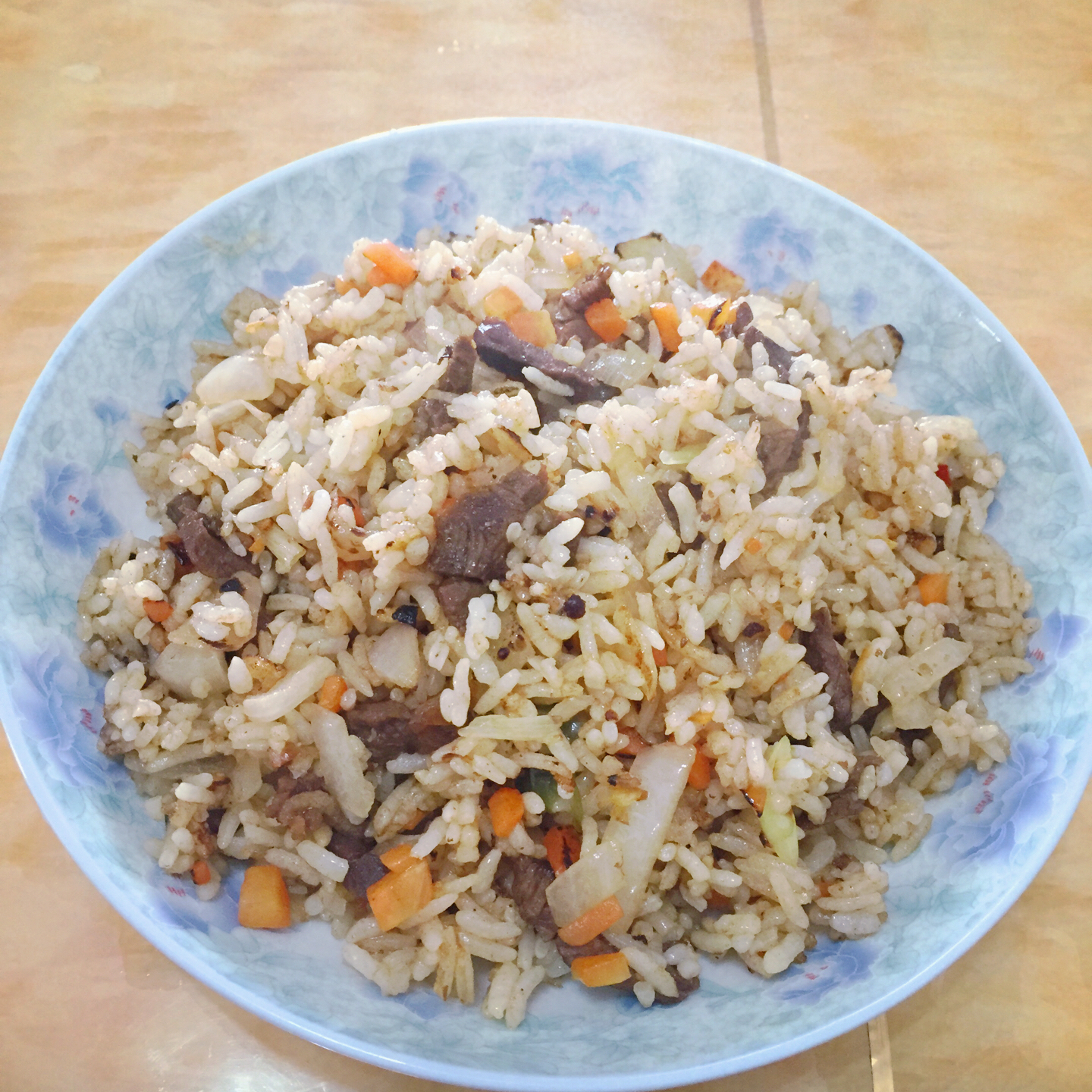 动动也想潇洒的做饭做的孜然牛肉炒饭