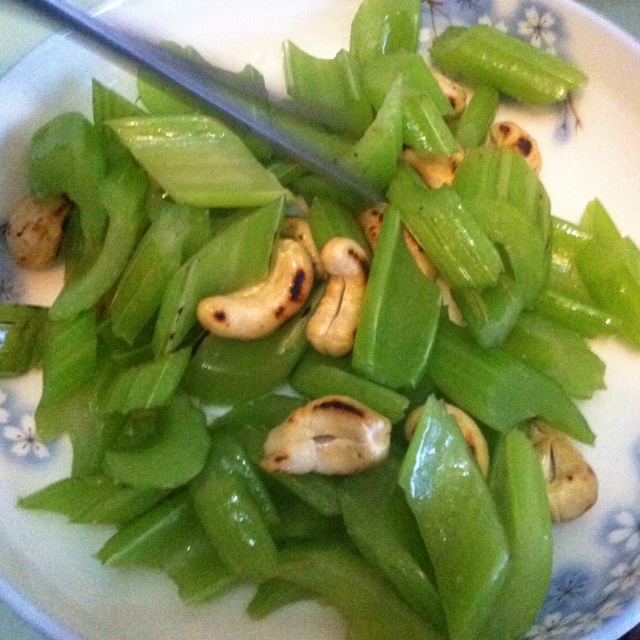 西芹腰果