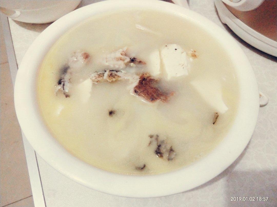 鲫鱼豆腐汤