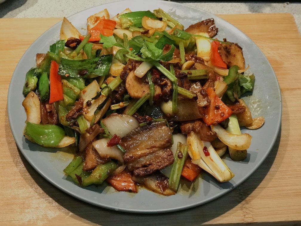 厨师长教你：“回锅肉”的正宗做法，先收藏