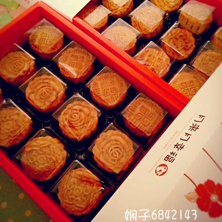 广式月饼—蛋黄莲蓉月饼