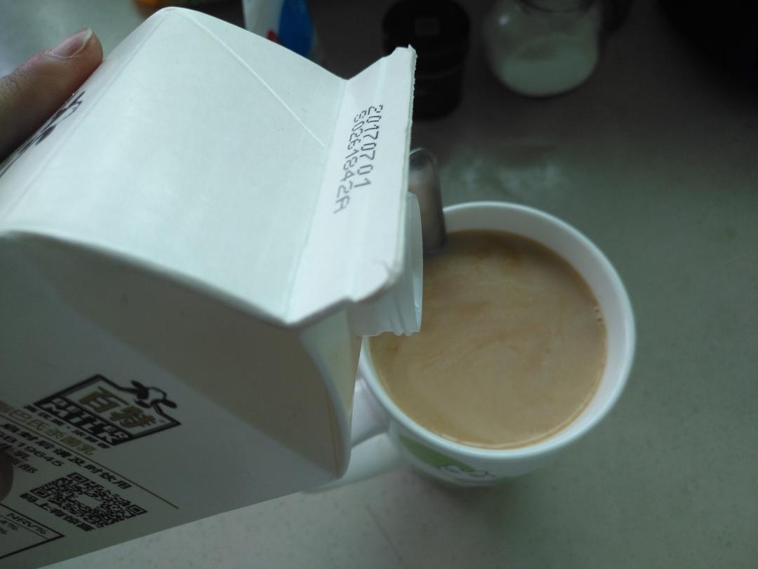 燕麦奶茶的做法
