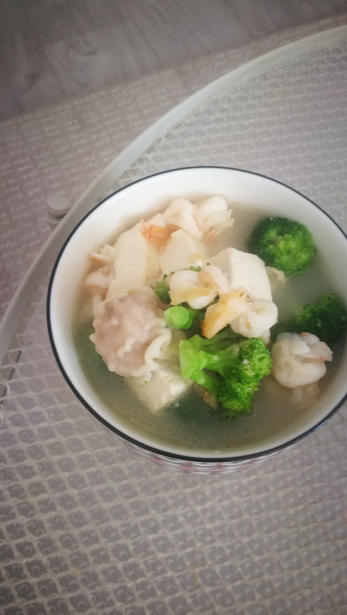西兰花虾仁豆腐汤