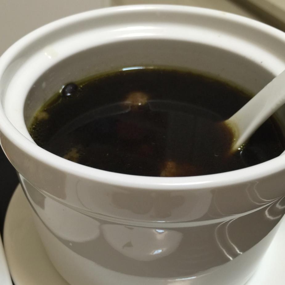 z小snow做的生熟地黑豆排骨汤